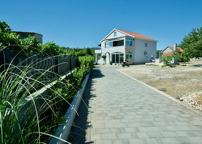Lana Apartament *