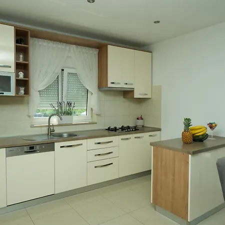 דירה House Lana