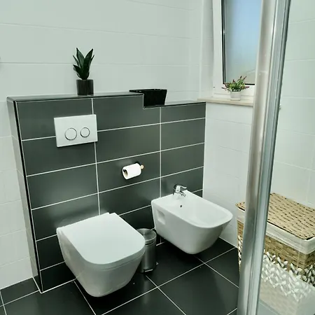 Lana Apartman Bristivica