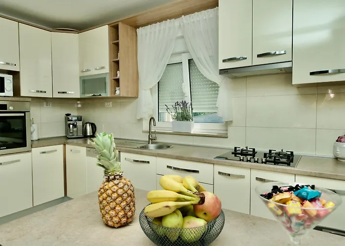 Apartman Lana Bristivica